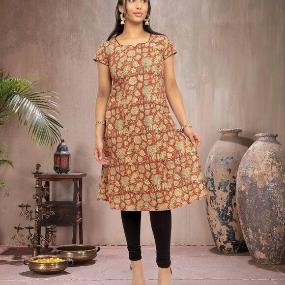 Red and Cream Printed Kurta, Tranquil Threads | Muvvas Boutique - Picture 2 of 5